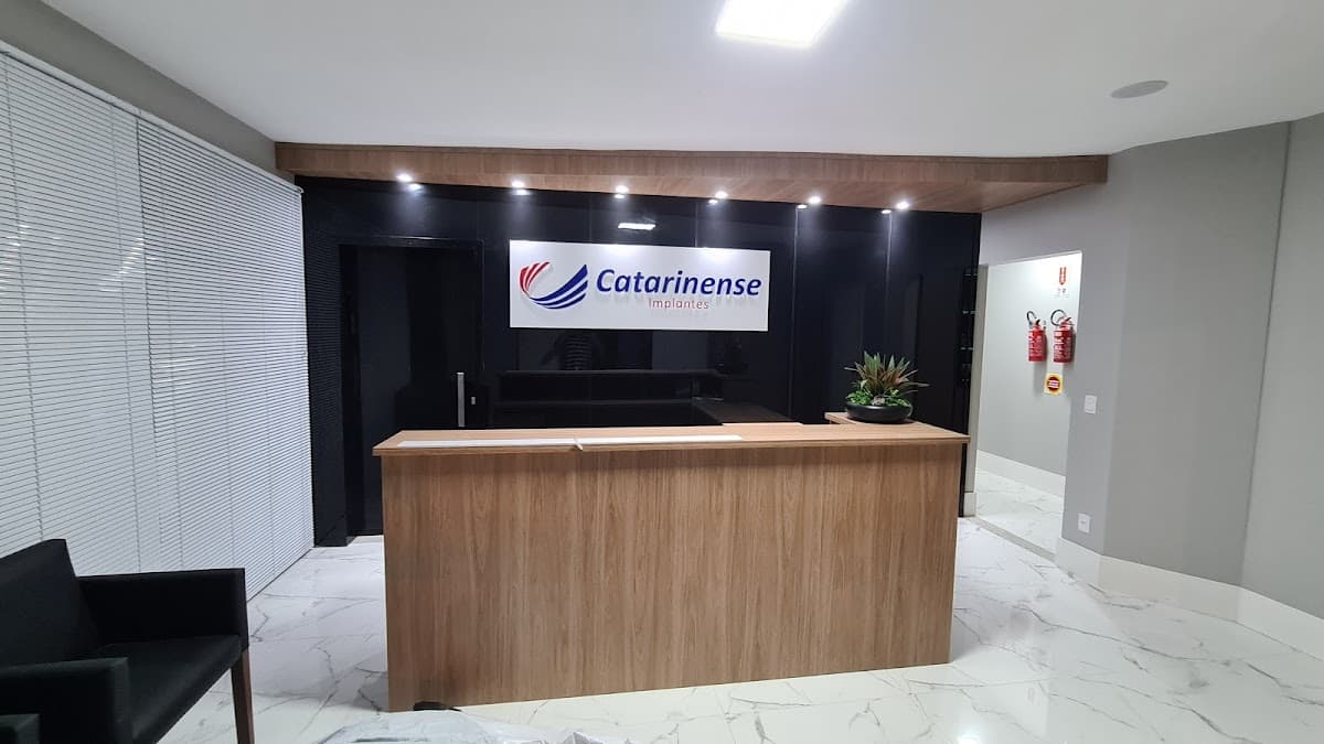 Paciente sorrindo após tratamento