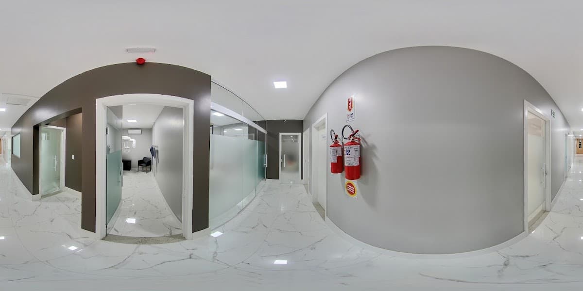 Sala de espera moderna e bem iluminada